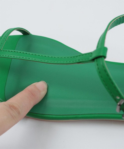 UR'S（ユアーズ）の「クロスデザインストラップフラットサンダル（サンダル・レディース・ブラック/アイボリー/グリーン系その他・S/M/L/LL）」の14枚目の写真