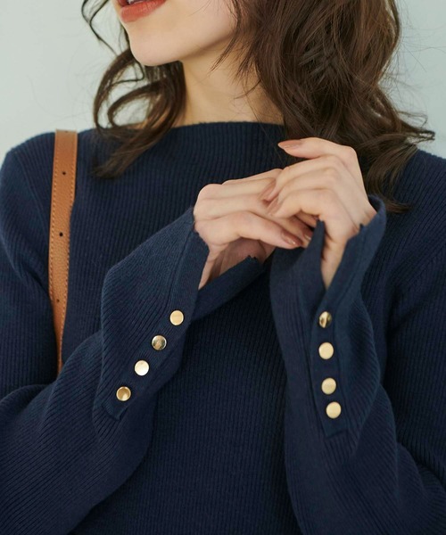 Edit Sheen(エディットシーン)の「ボートネックゴールドボタンデザインニット(ニット/セーター・レディース・ホワイト/ブラック/ネイビー/オレンジ/キャメル・M)」の4枚目の写真