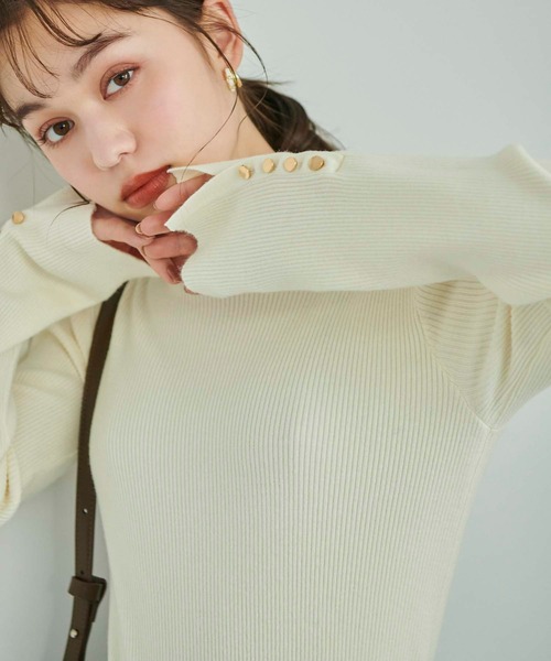 Edit Sheen(エディットシーン)の「ボートネックゴールドボタンデザインニット(ニット/セーター・レディース・ホワイト/ブラック/ネイビー/オレンジ/キャメル・M)」の14枚目の写真