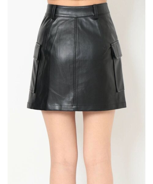 EVRIS（エヴリス）の「フェイクレザーポケットミニスカート（スカート・レディース・ブラック/グリーン/アイボリー・SMALL/MEDIUM）」の21枚目の写真