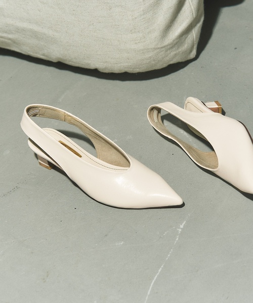 GRISE(グリーズ)の「《追加》GRISE 4cmポインテッドUカットスリングバック(パンプス・レディース・ブラック系その他/アイボリー/キャメル/カーキ・22.5cm/23cm/23.5cm/24cm/24.5cm/25cm/22cm)」の2枚目の写真