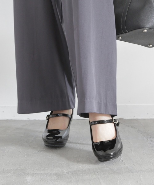 grandfleur（グランドフルール）の「ストーム入りラウンドトゥストラップフォーマルパンプス（パンプス・レディース・ブラック系その他/ブラック・23.0cm/24.5cm/22.5cm/24.0cm/23.5cm）」の19枚目の写真