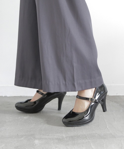 grandfleur（グランドフルール）の「ストーム入りラウンドトゥストラップフォーマルパンプス（パンプス・レディース・ブラック系その他/ブラック・23.0cm/24.5cm/22.5cm/24.0cm/23.5cm）」の20枚目の写真