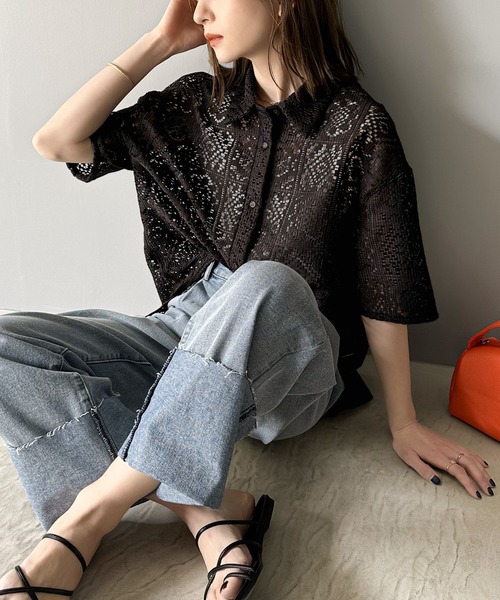 Java(ジャバ)の「《JaVa ジャバコラボ》大人の透けクロシェ。ブロックレース半袖ブラウス(シャツ/ブラウス・レディース・オフホワイト/グレイッシュベージュ/チャコールグレー・LARGE/MEDIUM/SMALL/X-LARGE)」の11枚目の写真