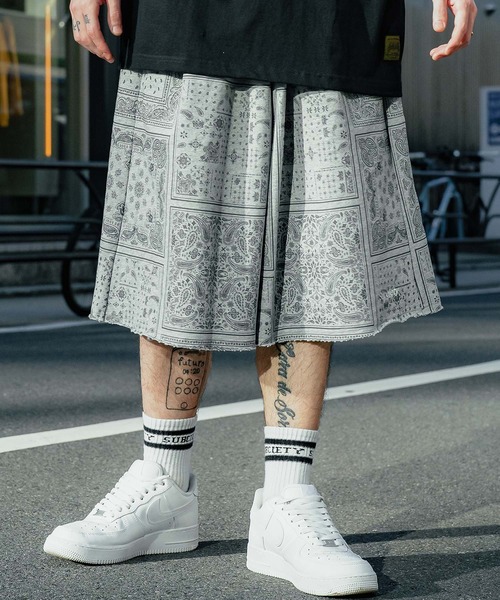 Subciety（サブサエティ）の「PAISLEY SWEAT SHORTS（スウェットパンツ・メンズ・ブラック/オリーブ/グレー・MEDIUM/LARGE/X-LARGE）」の3枚目の写真