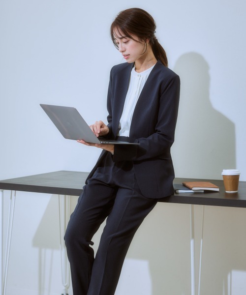 7days Life Styling（セブンデイズライフスタイリング）の「【洗濯機で洗える】うすカルタテヨコストレッチ　パンツスーツセット（スーツセット・レディース・ネイビー系/ブラック・S/LL/M/3L/L）」の15枚目の写真