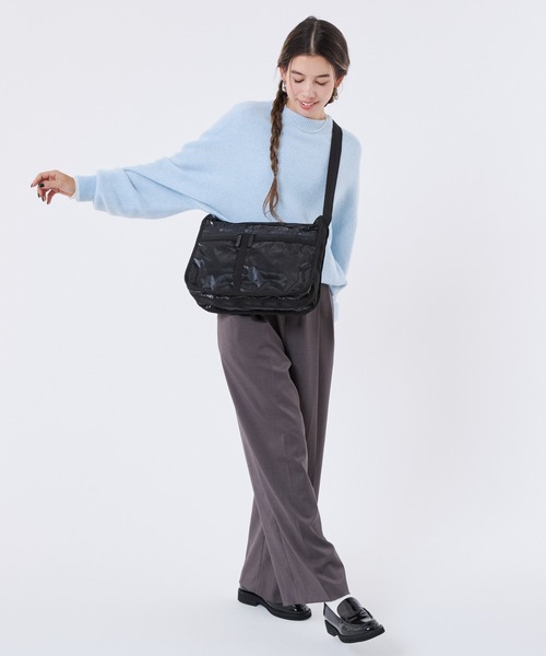 LeSportsac（レスポートサック）の「DELUXE EVERYDAY BAG ブラックシャイン（ショルダーバッグ・レディース・ブラック・FREE）」の10枚目の写真