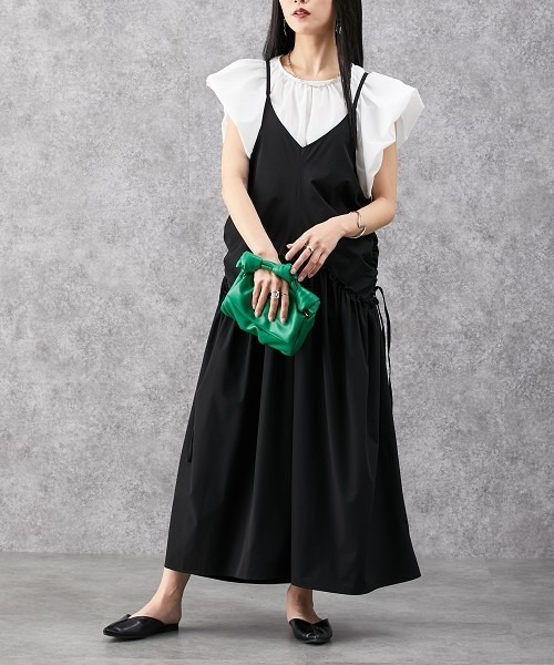 Soiunique（スワユニーク）の「サイドシャーリングキャミワンピース ［Soiunique］（ワンピース・レディース・モスグリーン/ブラック・M）」の13枚目の写真