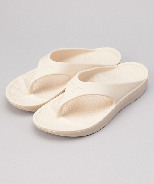 PUBLUX（パブリュクス）の「TELIC/テリック FLIP FLOP トングリカバリーサンダル（サンダル・レディース・ブラック/オフホワイト・MEDIUM/LARGE/X-LARGE/SMALL）」の3枚目の写真