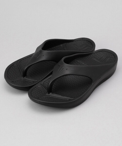 PUBLUX（パブリュクス）の「TELIC/テリック FLIP FLOP トングリカバリーサンダル（サンダル・レディース・ブラック/オフホワイト・MEDIUM/LARGE/X-LARGE/SMALL）」の4枚目の写真