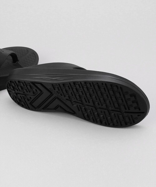 PUBLUX（パブリュクス）の「TELIC/テリック FLIP FLOP トングリカバリーサンダル（サンダル・レディース・ブラック/オフホワイト・MEDIUM/LARGE/X-LARGE/SMALL）」の13枚目の写真