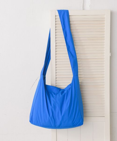 RETRO GIRL(レトロガール)の「BIGショルダーバッグ(ショルダーバッグ・レディース・ナチュラル/ブルー/ブラック・ONE SIZE)」の3枚目の写真