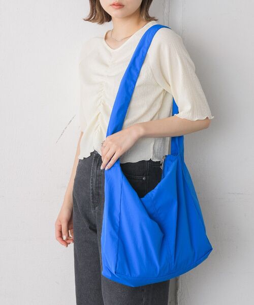 RETRO GIRL(レトロガール)の「BIGショルダーバッグ(ショルダーバッグ・レディース・ナチュラル/ブルー/ブラック・ONE SIZE)」の13枚目の写真