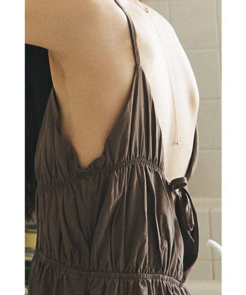 marjour(マージュール)の「CAMISOLE TIERED ONEPIECE(ワンピース・レディース・ブラック/ブラウン・M)」の16枚目の写真
