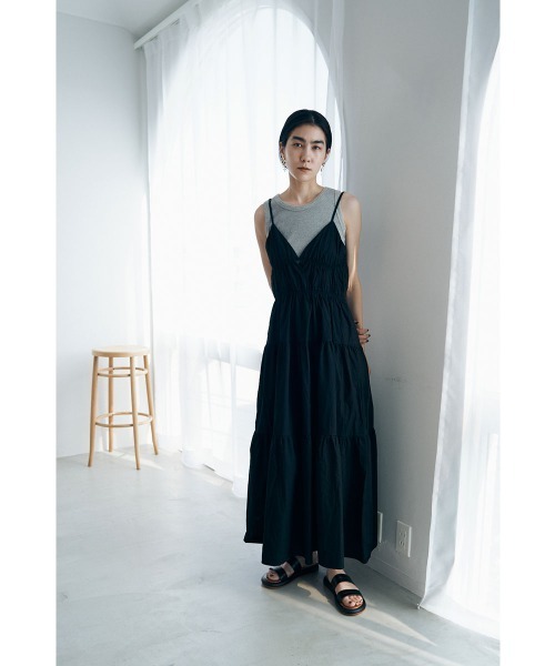marjour(マージュール)の「CAMISOLE TIERED ONEPIECE(ワンピース・レディース・ブラック/ブラウン・M)」の22枚目の写真