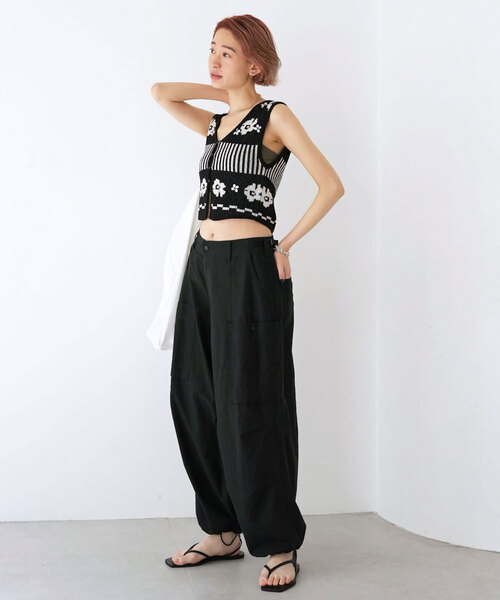 SLOBE citron.（スローブシトロン）の「SLOBE citron. Flowerニットベスト（ベスト・レディース・ブラック・FREE）」の2枚目の写真