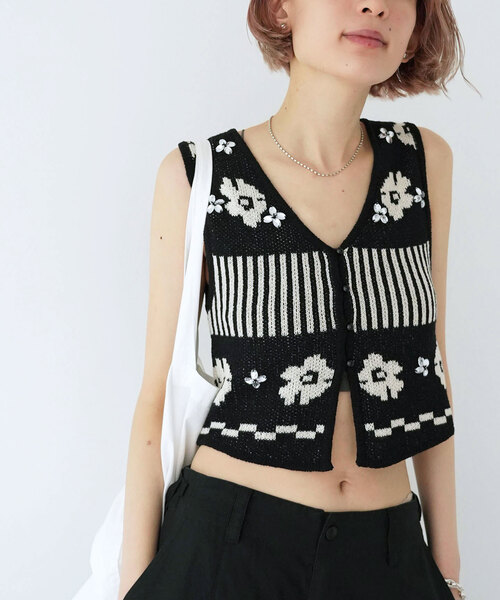 SLOBE citron.（スローブシトロン）の「SLOBE citron. Flowerニットベスト（ベスト・レディース・ブラック・FREE）」の14枚目の写真