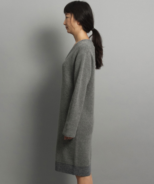 AMERICAN RAG CIE(アメリカンラグシー)の「MUNICH×AMERICAN RAG CIEラムウール片畦Vネックニットワンピース/212-MUM-MN152K08【WEB限定】(ワンピース・レディース・ブラック/グレー系その他・FREE)」の13枚目の写真