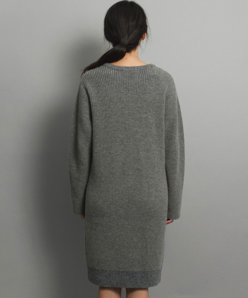 AMERICAN RAG CIE(アメリカンラグシー)の「MUNICH×AMERICAN RAG CIEラムウール片畦Vネックニットワンピース/212-MUM-MN152K08【WEB限定】(ワンピース・レディース・ブラック/グレー系その他・FREE)」の3枚目の写真