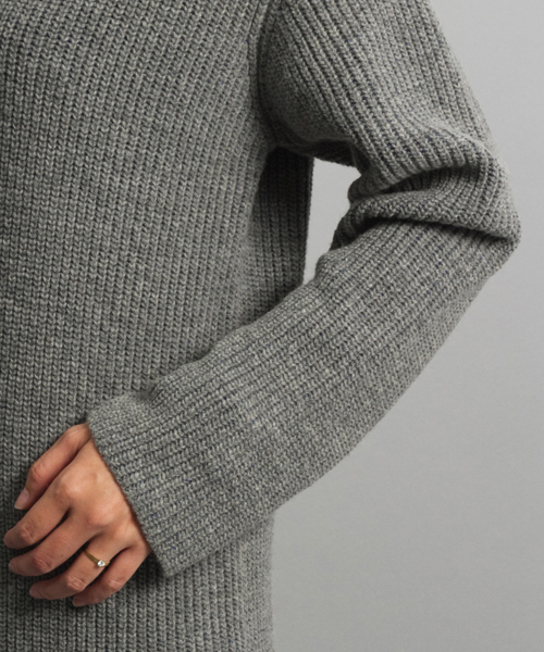 AMERICAN RAG CIE(アメリカンラグシー)の「MUNICH×AMERICAN RAG CIEラムウール片畦Vネックニットワンピース/212-MUM-MN152K08【WEB限定】(ワンピース・レディース・ブラック/グレー系その他・FREE)」の5枚目の写真