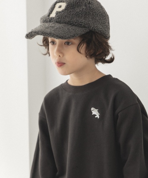 pairmanon（ペアマノン）の「【かぞくおそろい】ワンポイント 刺繍 長袖 トレーナー（スウェット・キッズ・ブラック系その他3/ベージュ系その他2/ブルー系その他4/ブルー系その他/パープル系その他/ピンク系その他2/その他/ピンク系その他3/ミント/ベージュ系その他/レッド系その他/ブラウン系その他4/その他1/ブルー系その他3/ブルー系その他2/ブラック系その他/グリーン系その他2/ピンク系その他/グリーン系その他/ホワイト系その他・150/90/130/120/140/100/110）」の3枚目の写真