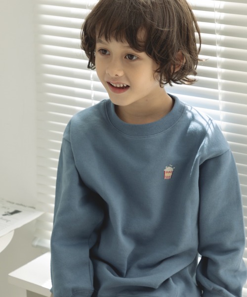 pairmanon（ペアマノン）の「【かぞくおそろい】ワンポイント 刺繍 長袖 トレーナー（スウェット・キッズ・ブラック系その他3/ベージュ系その他2/ブルー系その他4/ブルー系その他/パープル系その他/ピンク系その他2/その他/ピンク系その他3/ミント/ベージュ系その他/レッド系その他/ブラウン系その他4/その他1/ブルー系その他3/ブルー系その他2/ブラック系その他/グリーン系その他2/ピンク系その他/グリーン系その他/ホワイト系その他・150/90/130/120/140/100/110）」の10枚目の写真