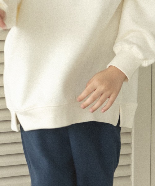 pairmanon（ペアマノン）の「【かぞくおそろい】ワンポイント 刺繍 長袖 トレーナー（スウェット・キッズ・ブラック系その他3/ベージュ系その他2/ブルー系その他4/ブルー系その他/パープル系その他/ピンク系その他2/その他/ピンク系その他3/ミント/ベージュ系その他/レッド系その他/ブラウン系その他4/その他1/ブルー系その他3/ブルー系その他2/ブラック系その他/グリーン系その他2/ピンク系その他/グリーン系その他/ホワイト系その他・150/90/130/120/140/100/110）」の21枚目の写真