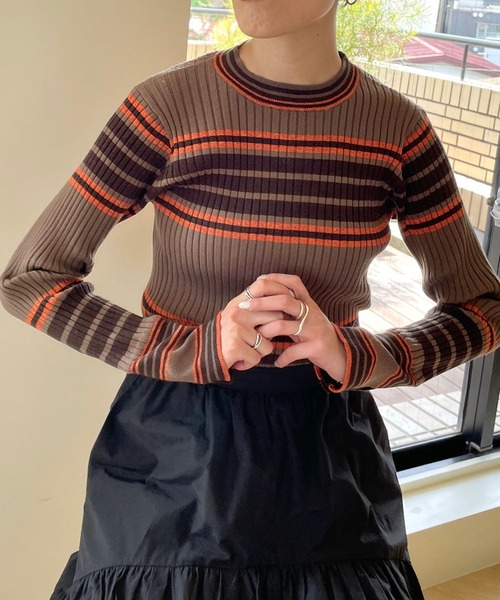 LOWRYS FARM（ローリーズファーム）の「ソデボタンマルチボーダーＬＳ　974483（ニット/セーター・レディース・アイボリー/ブラウン/パープル・FREE）」の7枚目の写真