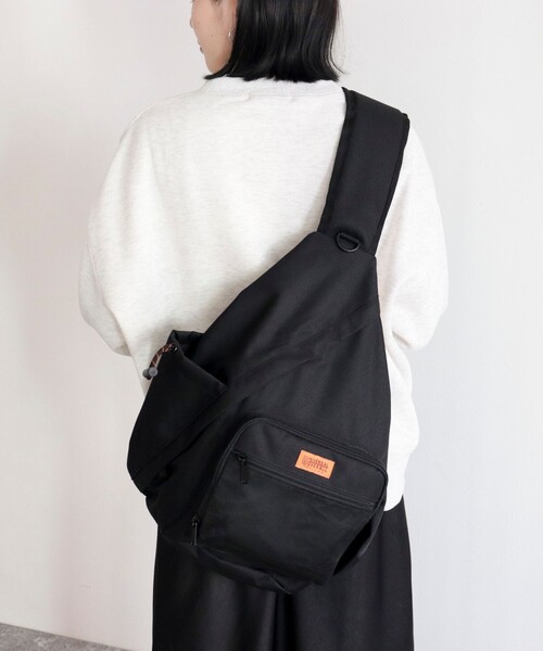 UNIVERSAL OVERALL（ユニバーサルオーバーオール）の「【UNIVERSAL OVERALL/ユニバーサルオーバーオール】ONE SHOULDER BODY WARA BAG（ボディバッグ/ウエストポーチ・レディース・グレー/ブラック・FREE）」の3枚目の写真