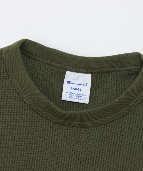 Champion(チャンピオン)の「【Champion/チャンピオン】メンズ ベーシック ロングスリーブTシャツ(Tシャツ/カットソー・メンズ・ネイビー/ホワイト/グレー/オリーブ/ブラック/モカ・MEDIUM/LARGE/X-LARGE/SMALL)」の16枚目の写真