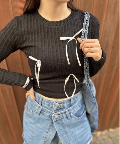 ipugo(イプゴ)の「ipugo/イプゴ 細リボンリブニット(Tシャツ/カットソー・レディース・ブラック/グレー/ホワイト/ピンク・FREE)」の1枚目の写真