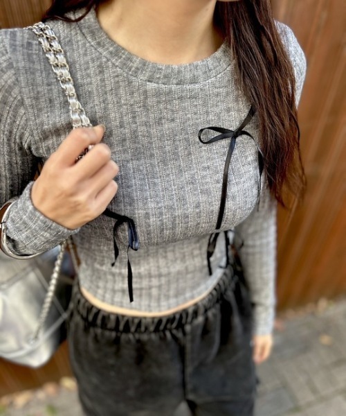 ipugo(イプゴ)の「ipugo/イプゴ 細リボンリブニット(Tシャツ/カットソー・レディース・ブラック/グレー/ホワイト/ピンク・FREE)」の22枚目の写真
