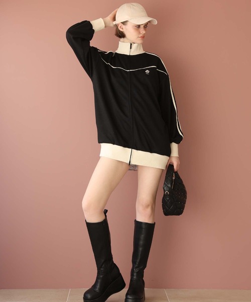 Seemi. byNICECLAUP( シーミーバイナイスクラップ)の「【Seemi.】ライン入りダブルジップアップトップス(ジャージ・レディース・ブラック/オフホワイト/サックスブルー・FREE)」の5枚目の写真
