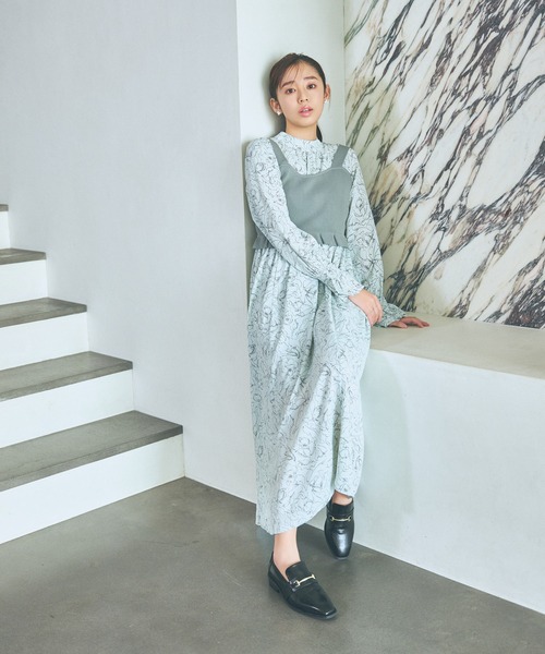 mysty woman(ミスティウーマン)の「ニットビスチェSET花ワンピース 102502(ワンピース・レディース・ライトグリーン/ベージュ/オフホワイト・FREE)」の5枚目の写真