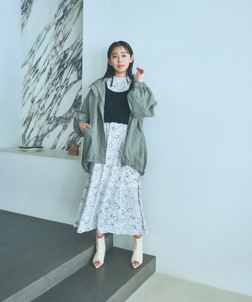 mysty woman(ミスティウーマン)の「ニットビスチェSET花ワンピース 102502(ワンピース・レディース・ライトグリーン/ベージュ/オフホワイト・FREE)」の6枚目の写真