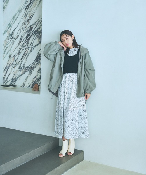 mysty woman(ミスティウーマン)の「ニットビスチェSET花ワンピース 102502(ワンピース・レディース・ライトグリーン/ベージュ/オフホワイト・FREE)」の7枚目の写真