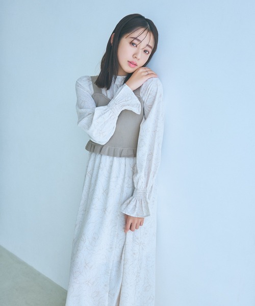 mysty woman(ミスティウーマン)の「ニットビスチェSET花ワンピース 102502(ワンピース・レディース・ライトグリーン/ベージュ/オフホワイト・FREE)」の12枚目の写真