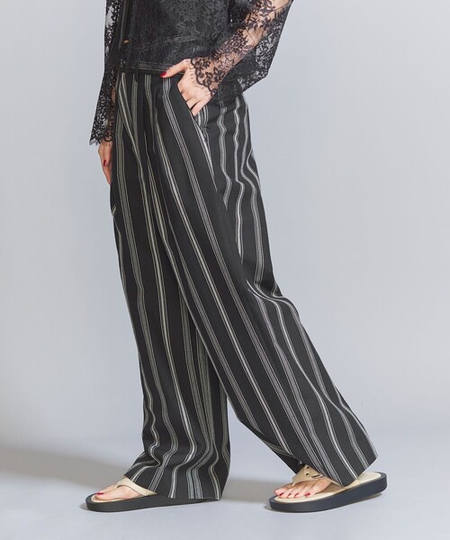BEAUTY&YOUTH UNITED ARROWS(ビューティーアンドユースユナイテッドアローズ)の「レーヨンシルクネップ 2タック ストライプ パンツ(その他パンツ・レディース・オフホワイト/ブラック・S/M)」の2枚目の写真