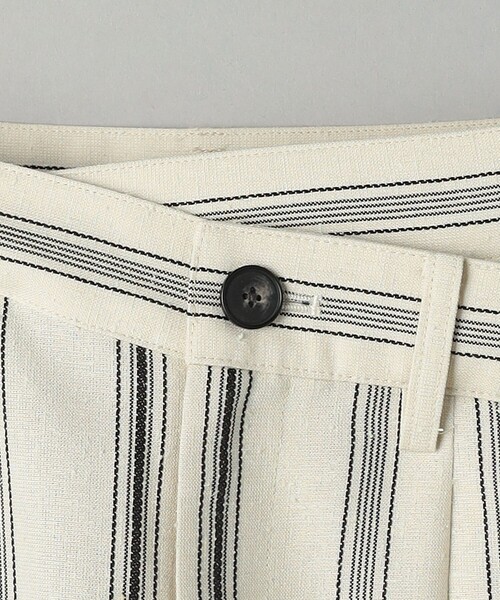 BEAUTY&YOUTH UNITED ARROWS(ビューティーアンドユースユナイテッドアローズ)の「レーヨンシルクネップ 2タック ストライプ パンツ(その他パンツ・レディース・オフホワイト/ブラック・S/M)」の8枚目の写真