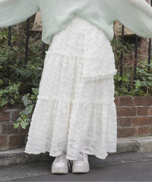 INTER FACTORY(インターファクトリー)の「ティアードフリルロングスカート made in INTER FACTORY(スカート・レディース・ホワイト/ブラック/ライトブルー・FREE)」の4枚目の写真
