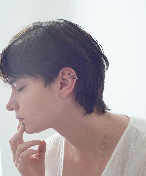 and cloud(アンドクラウド)の「Parallel Pearl Upside Cuff(イヤーカフ・レディース・シルバー/ブラック・FREE)」の7枚目の写真