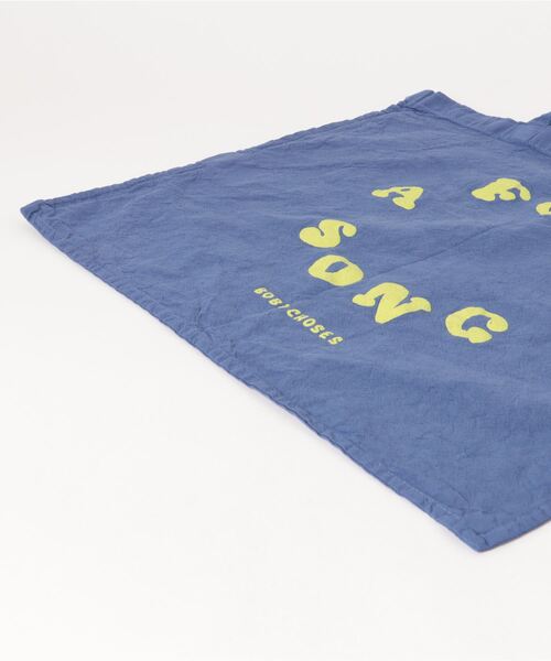 BOBO CHOSES（ボボショーズ）の「A Folk Song blue tote bag（トートバッグ・キッズ・ネイビー・ONE）」の4枚目の写真