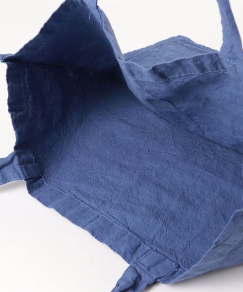 BOBO CHOSES（ボボショーズ）の「A Folk Song blue tote bag（トートバッグ・キッズ・ネイビー・ONE）」の5枚目の写真