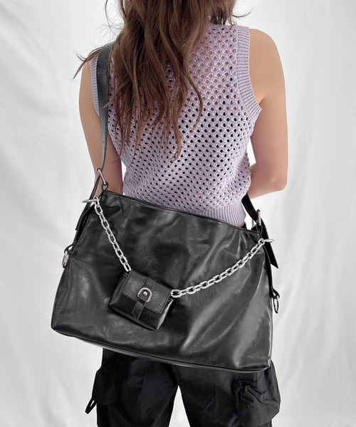 ENVYM（アンビー）の「チェーンデザインバッグ（ショルダーバッグ・レディース・ブラック・FREE）」の4枚目の写真