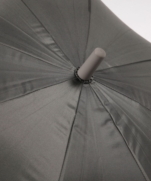 LAKOLE(ラコレ)の「晴雨&遮熱バイカラー長傘 / 102913(長傘・レディース・チャコール/アイボリー・FREE)」の12枚目の写真