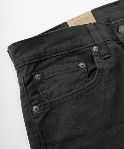 Levi's(リーバイス)の「【Levi’s/リーバイス】502 レギュラーテーパード ストレッチ 5ポケット カラーツイルパンツ/502 REGULAR TAPER COLOR PANTS/ジーンズ/チャコールグレー(チノパンツ・メンズ・チャコールグレー・33inch/29inch/31inch/36inch/34inch/28inch/30inch/32inch)」の5枚目の写真