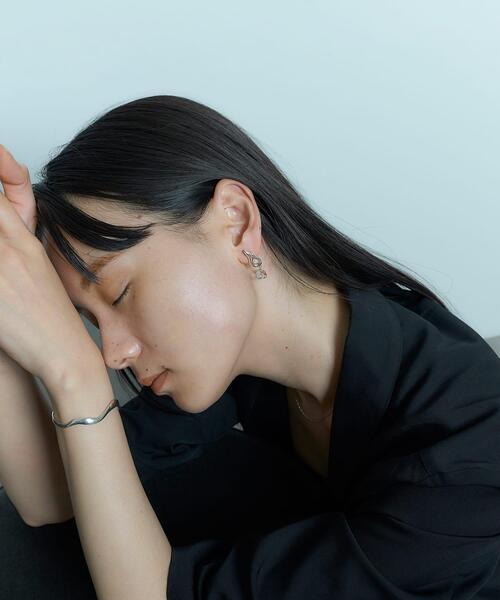 SMELLY(スメリー)の「SMELLY so’ crystal drop pierce(ピアス(両耳用)・レディース・シルバー系その他・-)」の17枚目の写真