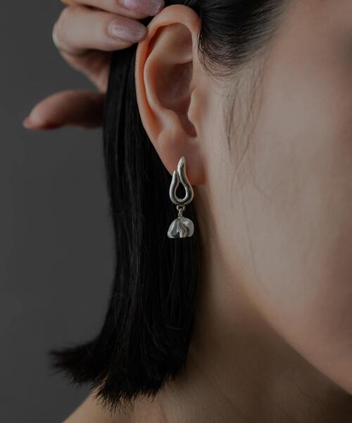 SMELLY(スメリー)の「SMELLY so’ crystal drop pierce(ピアス(両耳用)・レディース・シルバー系その他・-)」の14枚目の写真
