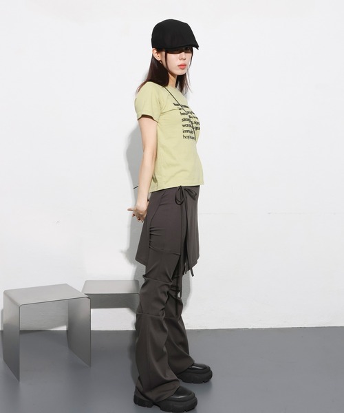 セミクロップド丈]デイリーラウンドネックレタリング半袖Tシャツ