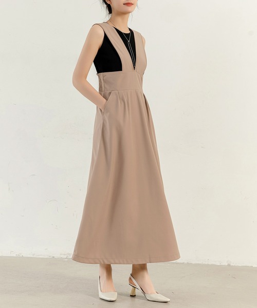 DAY CLOSET（デイ クローゼット）の「【すらっと細見え/裏地付き】きれいめ Ｖネック フレア シルエット ジャンスカ レディース（ジャンパースカート・レディース・モカ/ブラック/ホワイト・M/S）」の16枚目の写真